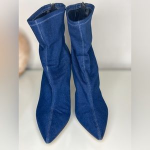 Jessica Simpson, Size 10, Blue denim booties, comfortable, cute shoe.